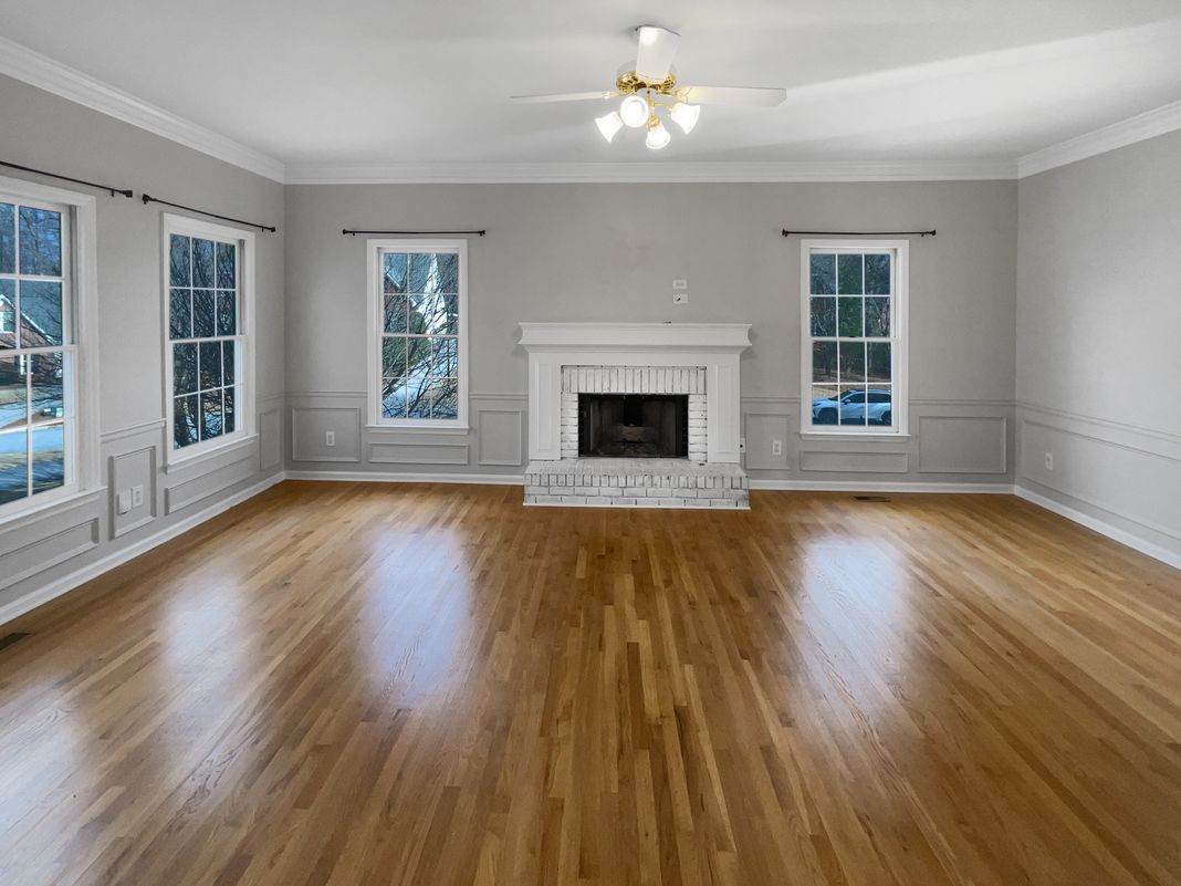 Photo 3 of 68 of 1370 Providence Dr, Lawrenceville, GA