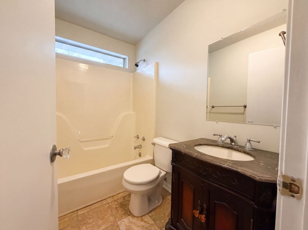 Photo 12 of 18 of 4046 Farmingham Woods Dr, Hermitage, TN