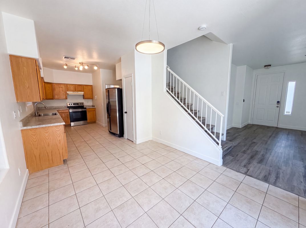 Photo 8 of 23 of 800 S Bedford Dr, Chandler, AZ