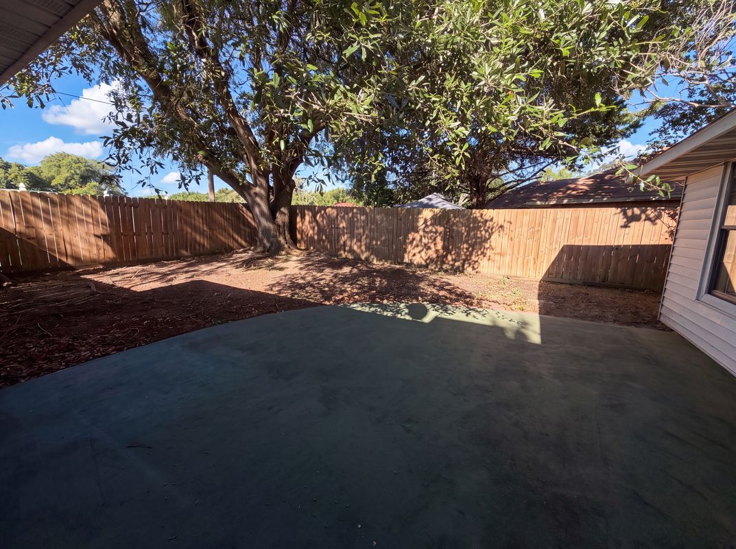 Photo 16 of 17 of 1503 Curtis Ln, Cedar Hill, TX