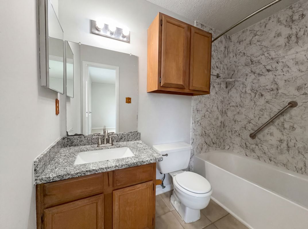 Photo 12 of 16 of 12300 Brookglade Cir, Houston, TX