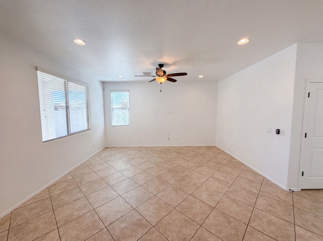 Photo 9 of 38 of 21276 W Berkeley Rd, Buckeye, AZ