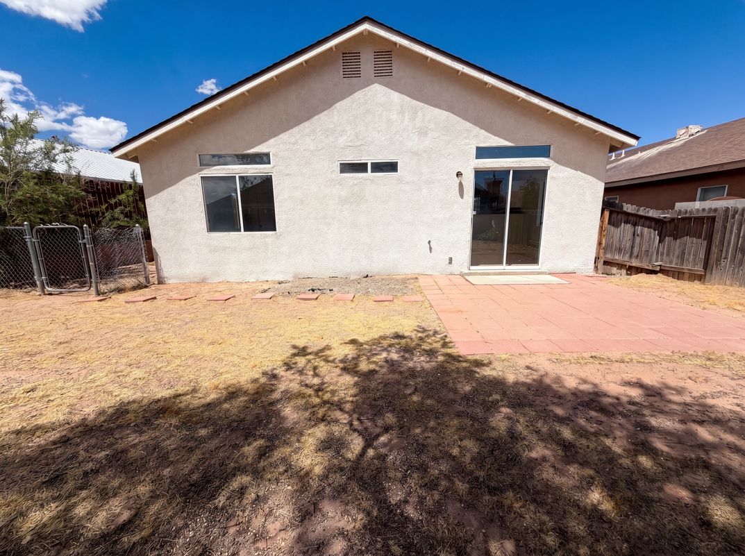 Photo 5 of 17 of 6948 Angela Dr NE, Rio Rancho, NM