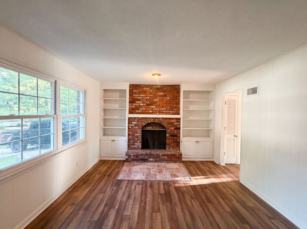 Photo 3 of 19 of 5243 N Lydia Ave, Kansas City, MO