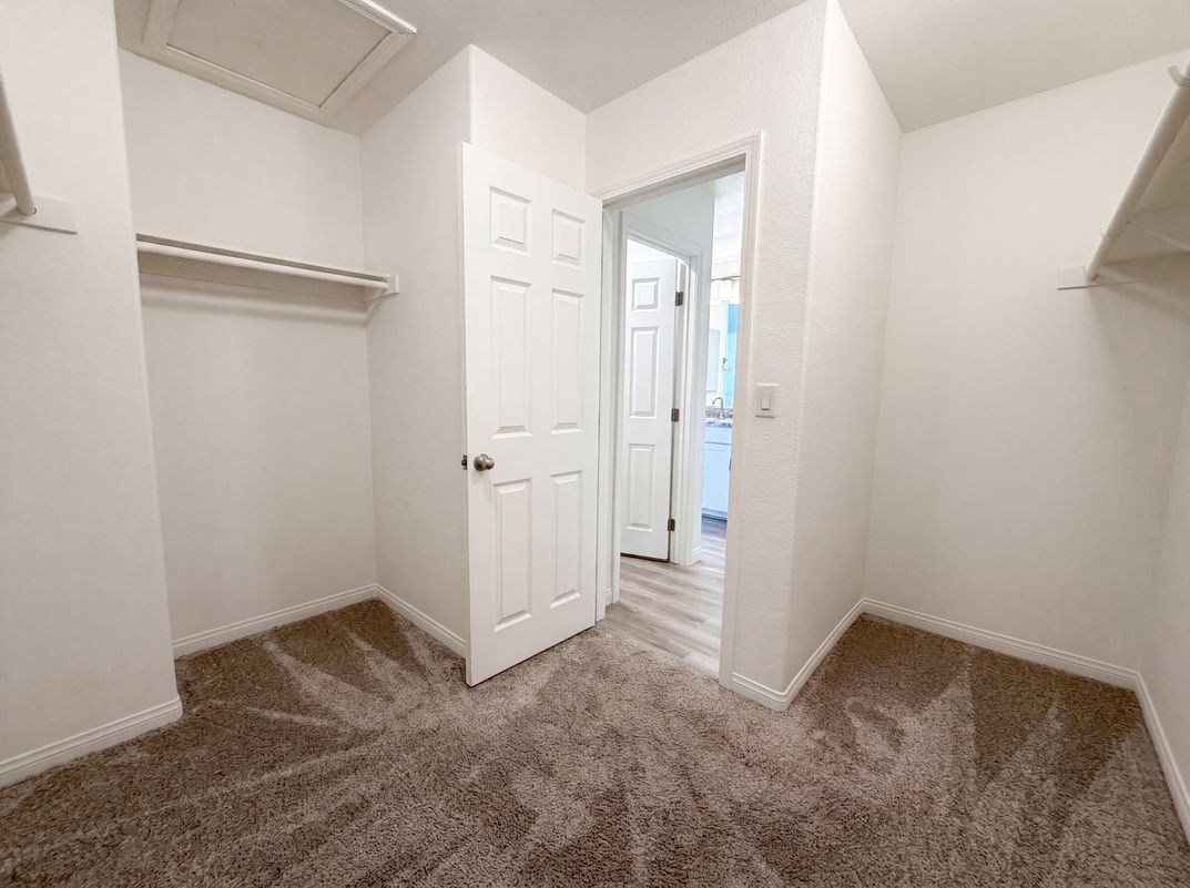 Photo 4 of 22 of 6238 Ashley Hills Ave, Las Vegas, NV