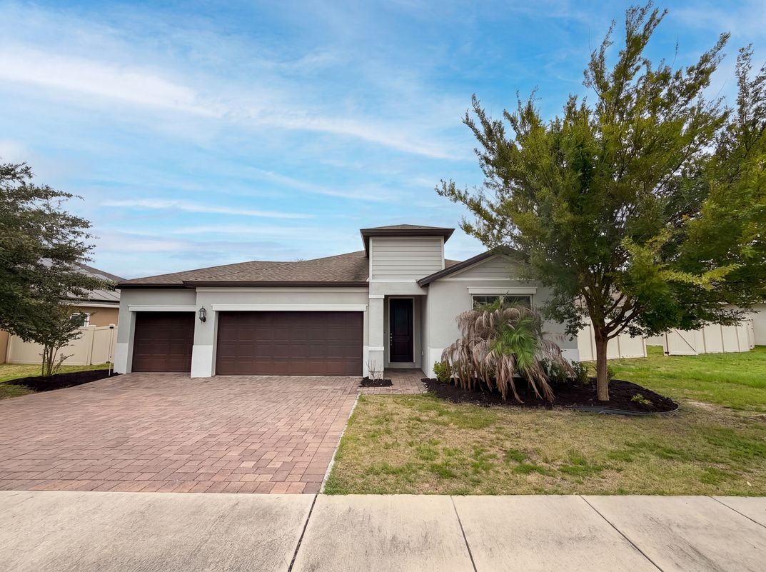 Property photo 1 of 528 Bellissimo Pl