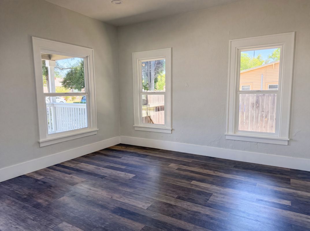Photo 7 of 29 of 1860 W Willow St, Stockton, CA