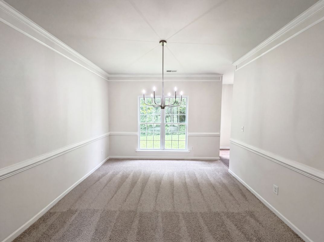 Photo 8 of 22 of 3621 Straussburg Woods Ln, Matthews, NC