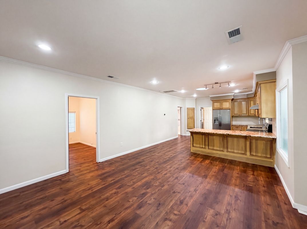 Photo 6 of 45 of 231 22nd St, Sacramento, CA