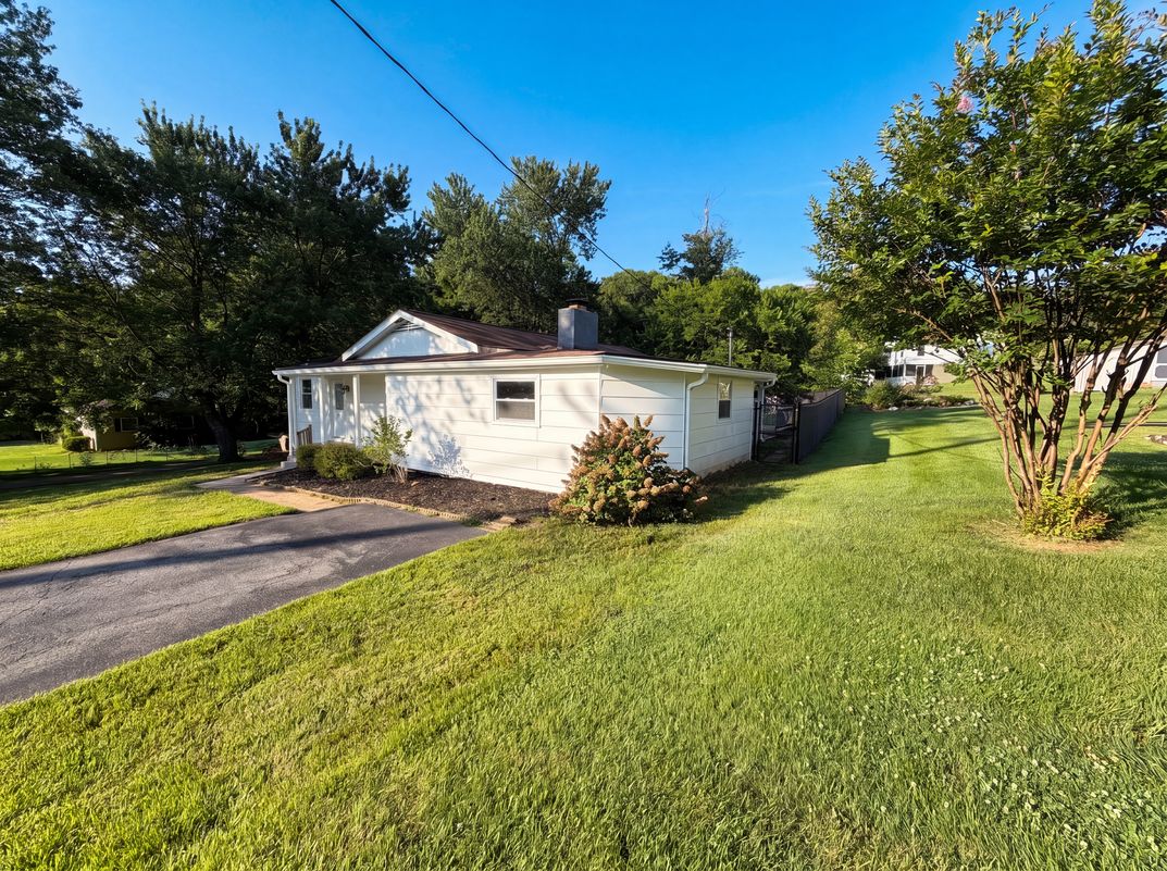 Photo 22 of 28 of 1017 Morrell Rd, Knoxville, TN