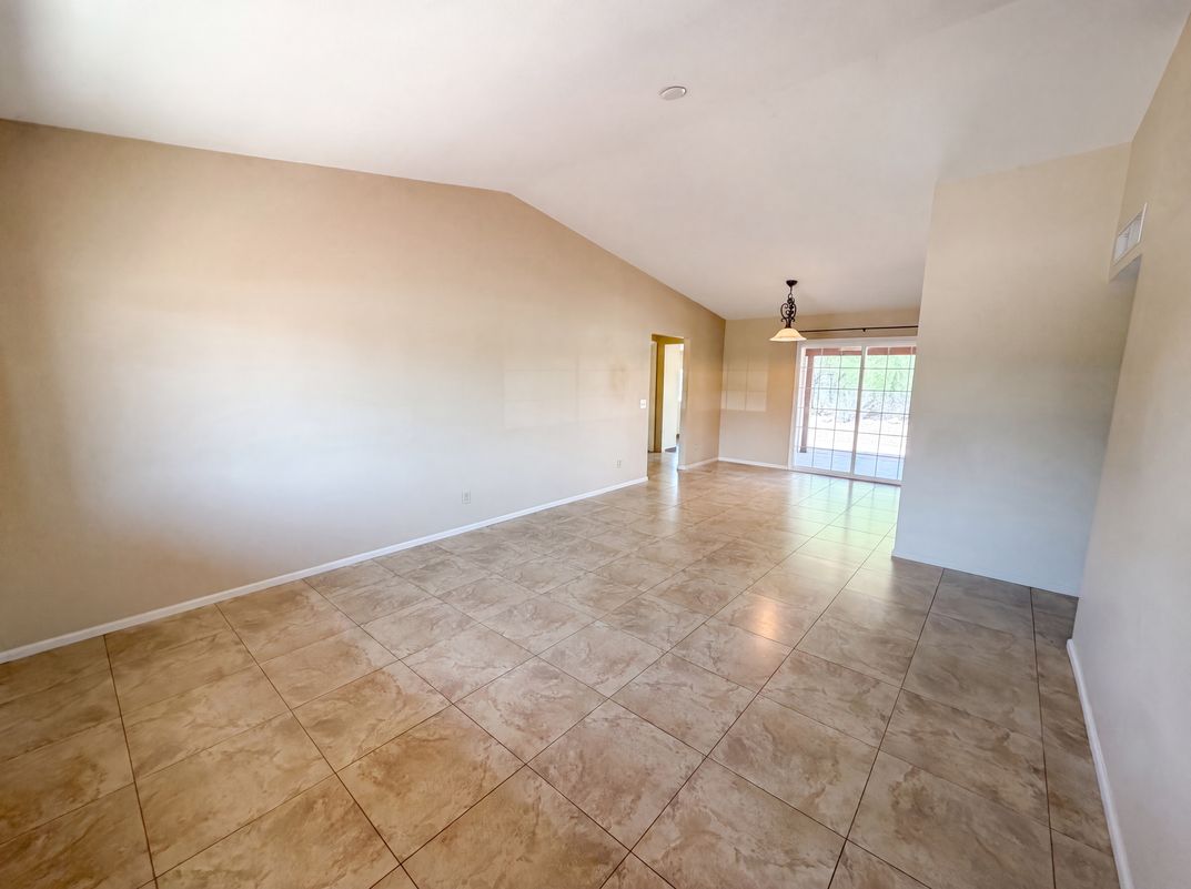 Property photo 3 of 6081 N Curry Ave