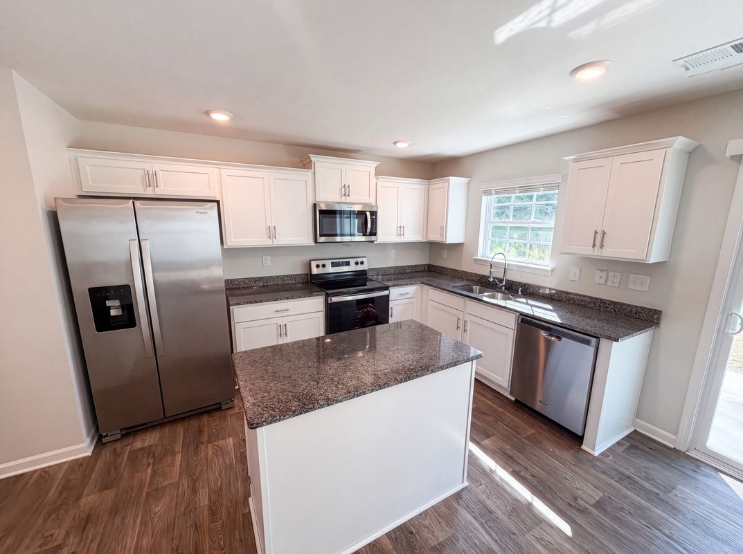 Photo 2 of 26 of 2014 Tarzi Ln, Charlotte, NC