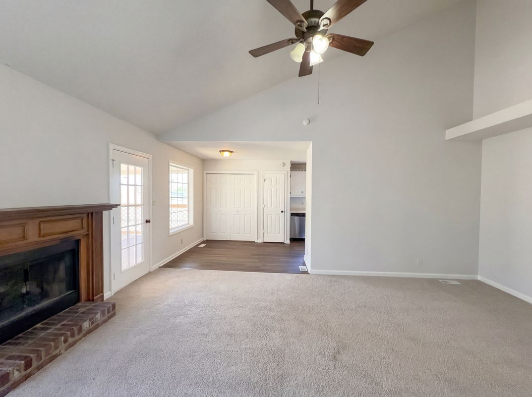 Photo 12 of 15 of 1690 Sparkleberry Dr, Clarksville, TN