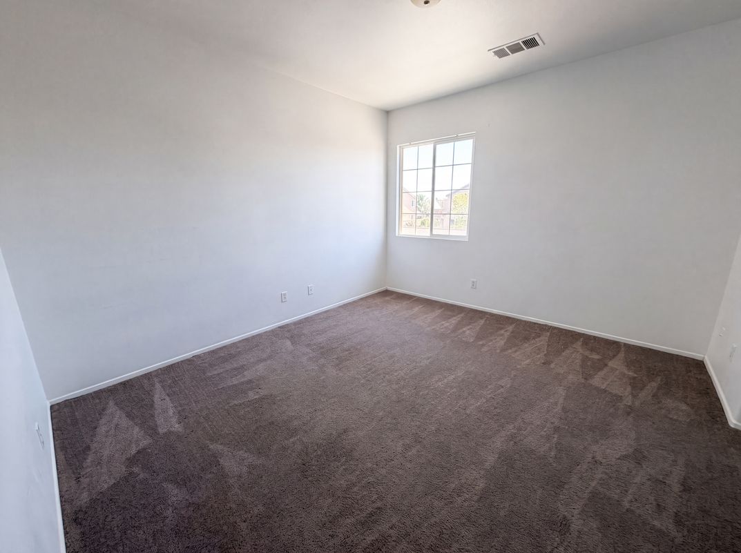 Photo 17 of 28 of 3147 W Lingard St, Lancaster, CA