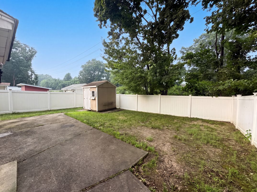 Photo 21 of 23 of 35 Dapp Ct, Elmwood Park, NJ