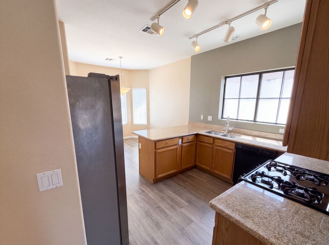 Photo 8 of 27 of 8928 W Cherry Hills Dr, Peoria, AZ