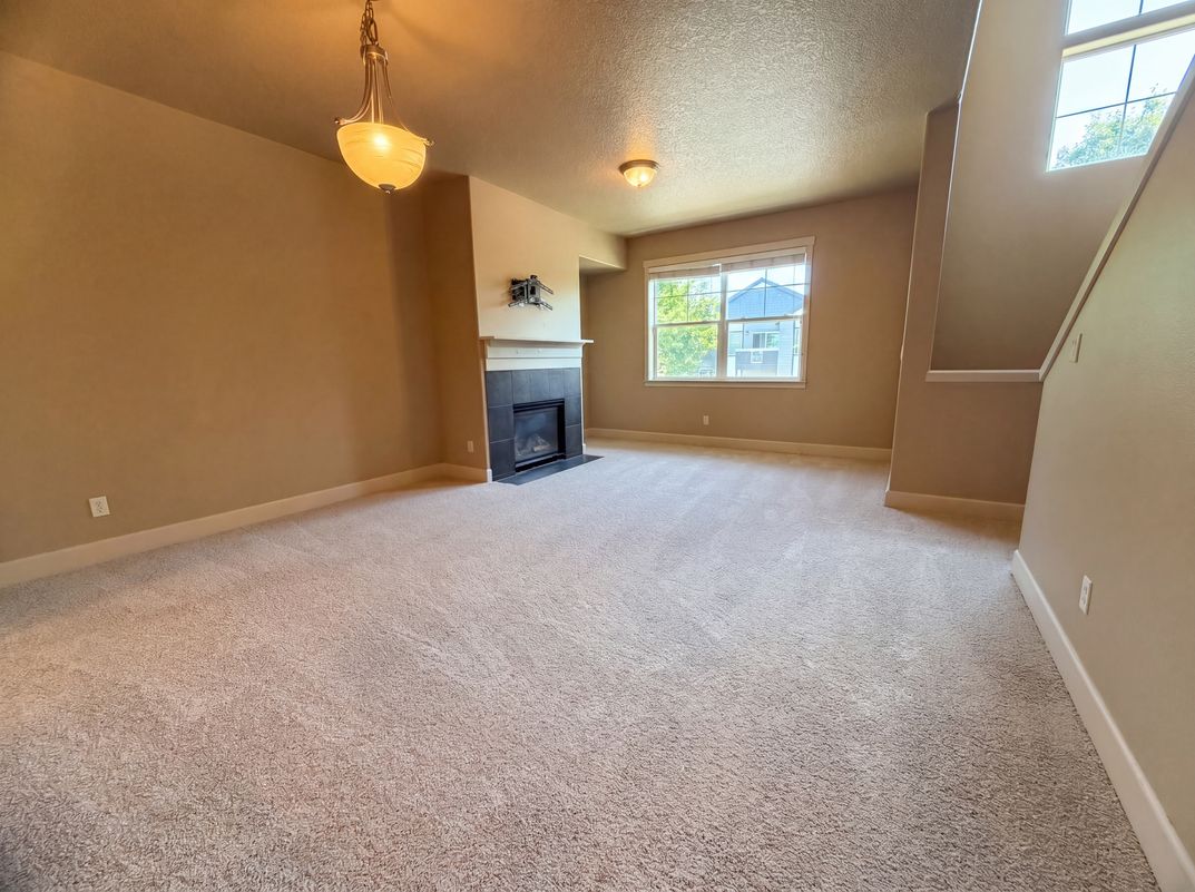 Photo 3 of 18 of 19899 Quaking Aspen Ave, Oregon City, OR