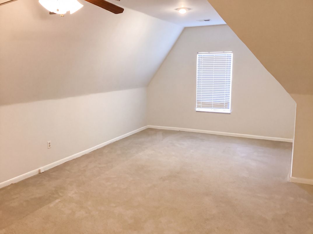 Photo 7 of 27 of 5634 Tulip Grove Dr, Memphis, TN