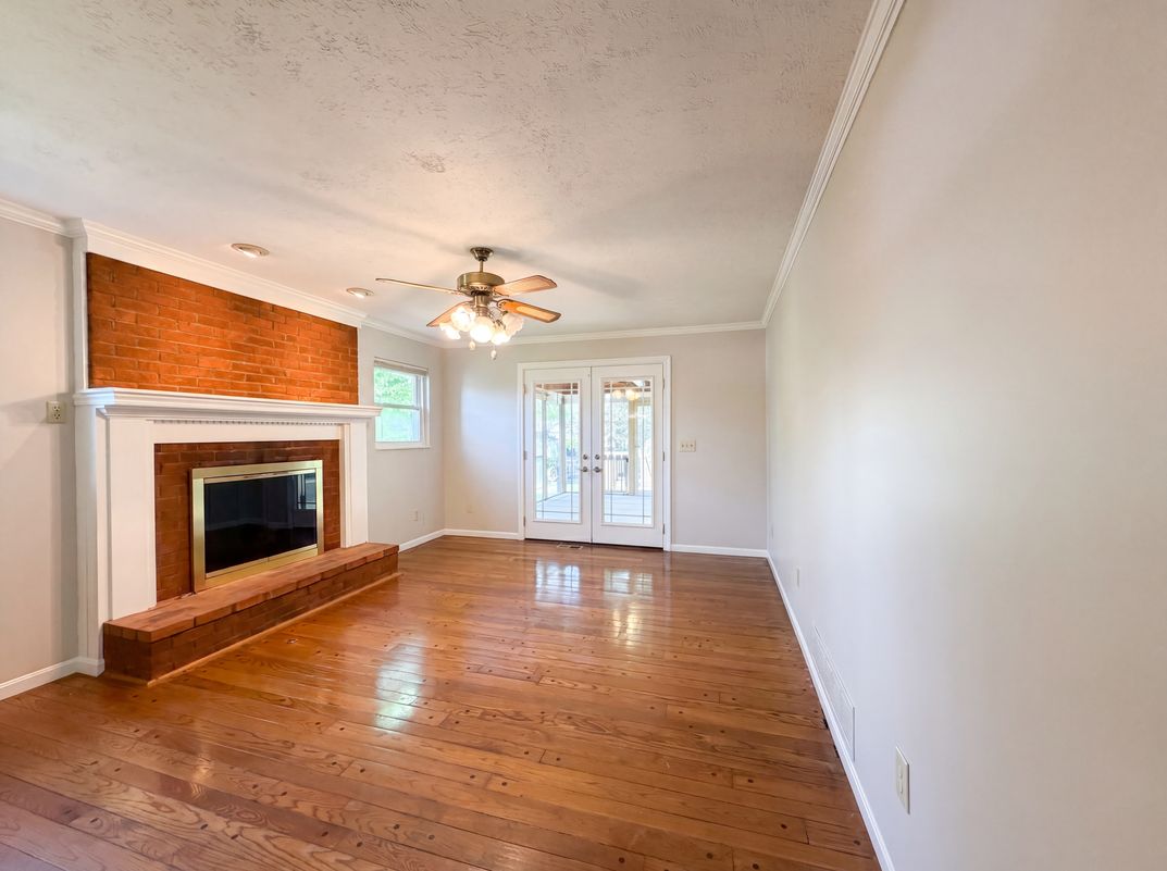 Property photo 3 of 2086 Resor Rd