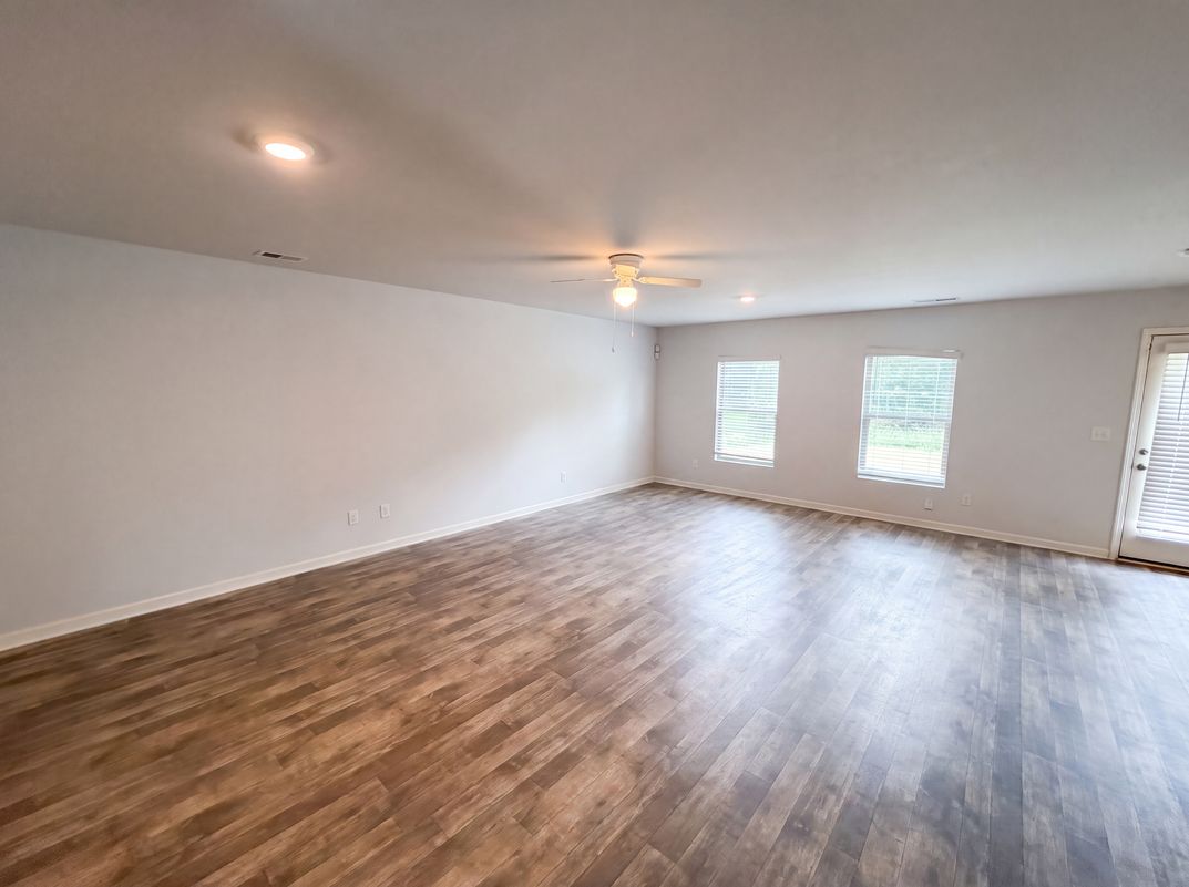 Photo 6 of 33 of 1300 Mills Cove Dr, Covington, GA