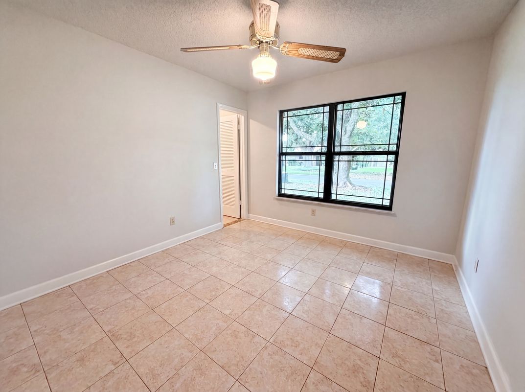 Photo 8 of 17 of 2441 Longwood St, Orange Park, FL