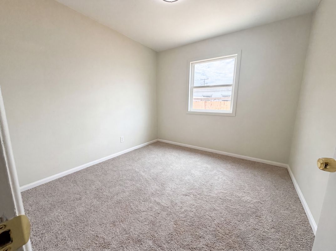 Photo 13 of 19 of 625 Woodlawn Ave, Chula Vista, CA