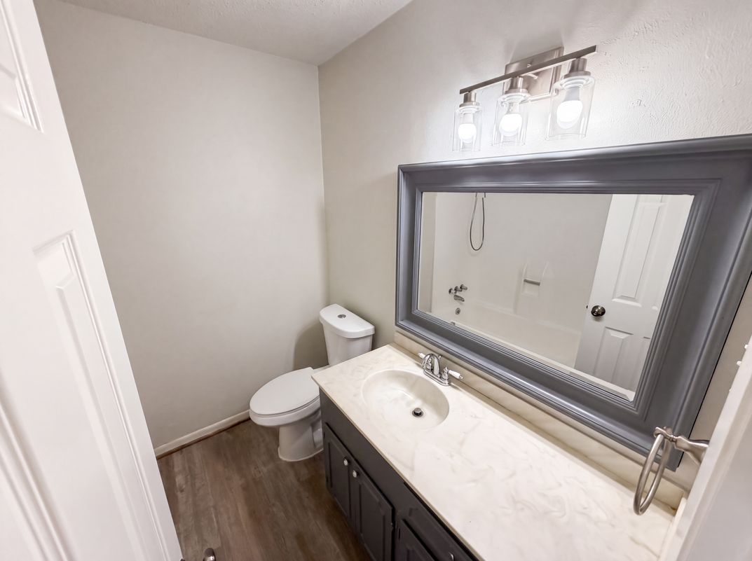 Photo 11 of 21 of 912 S 23rd St, Nederland, TX