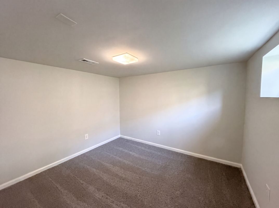 Photo 12 of 22 of 4313 Urn St, Capitol Heights, MD