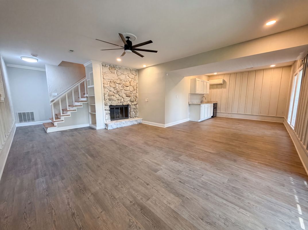 Photo 8 of 27 of 2801 Shades Crest Rd, Vestavia Hills, AL