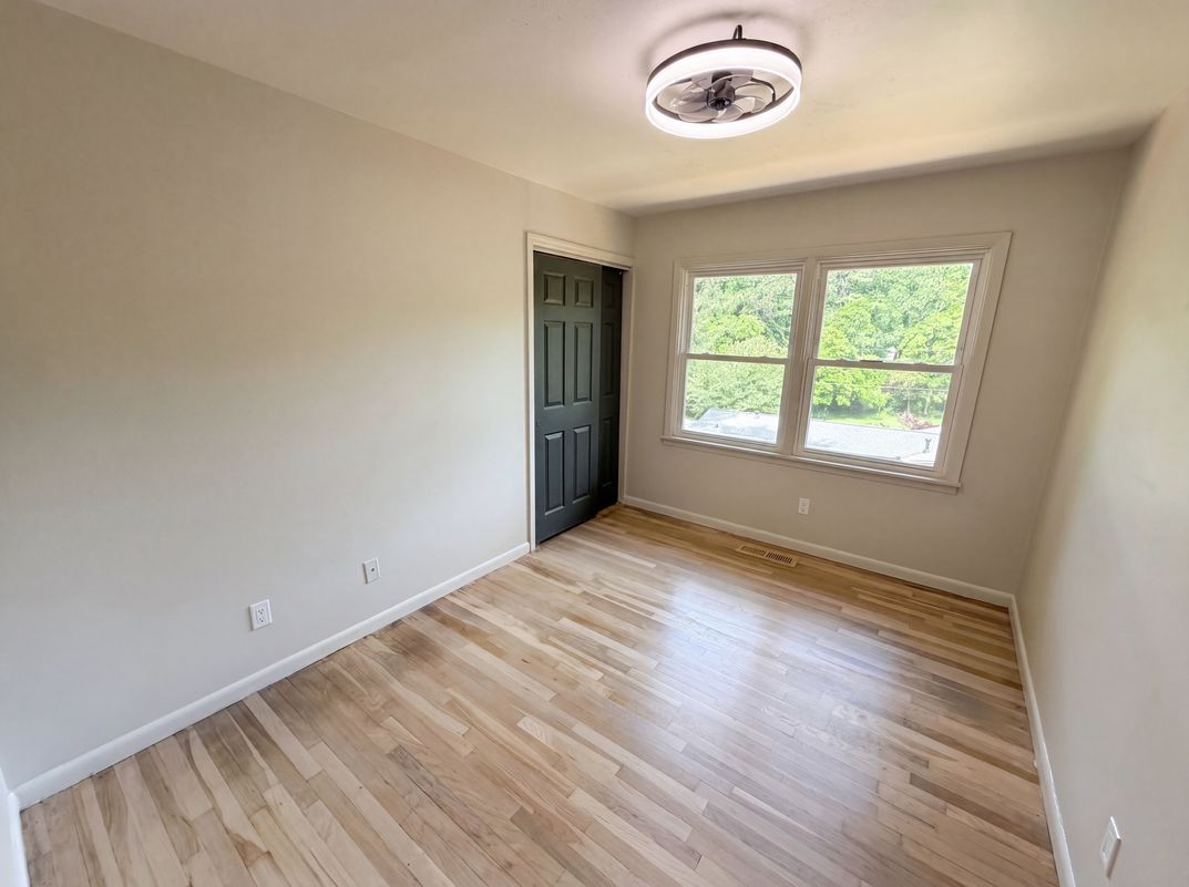Photo 16 of 30 of 3807 Greenhill Dr, Atlanta, GA