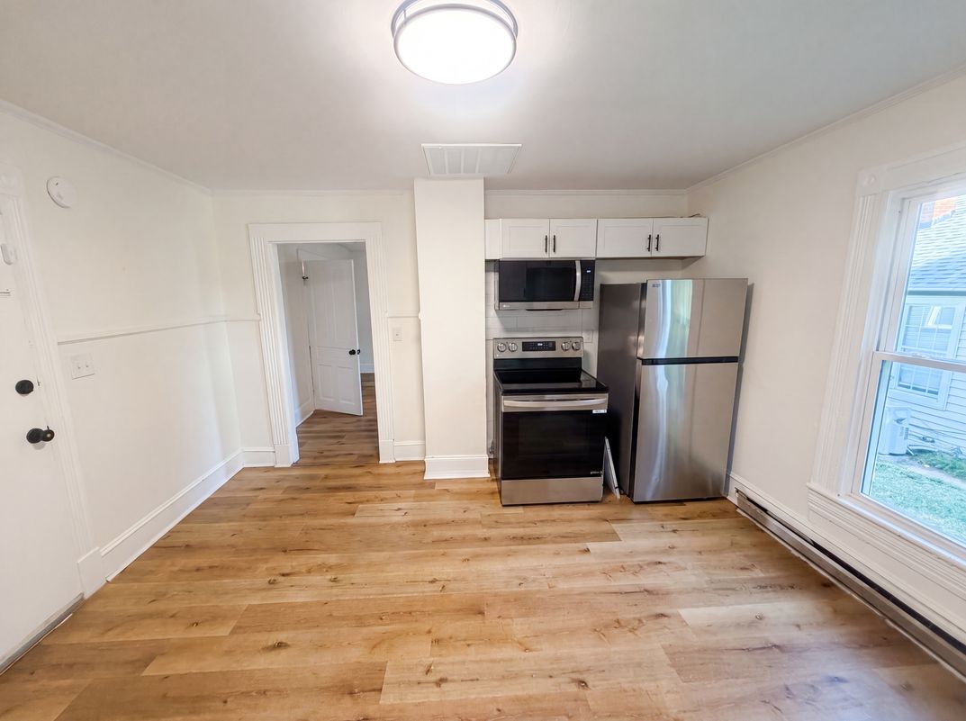 Photo 12 of 17 of 603 Cranbrook St, Greensboro, NC
