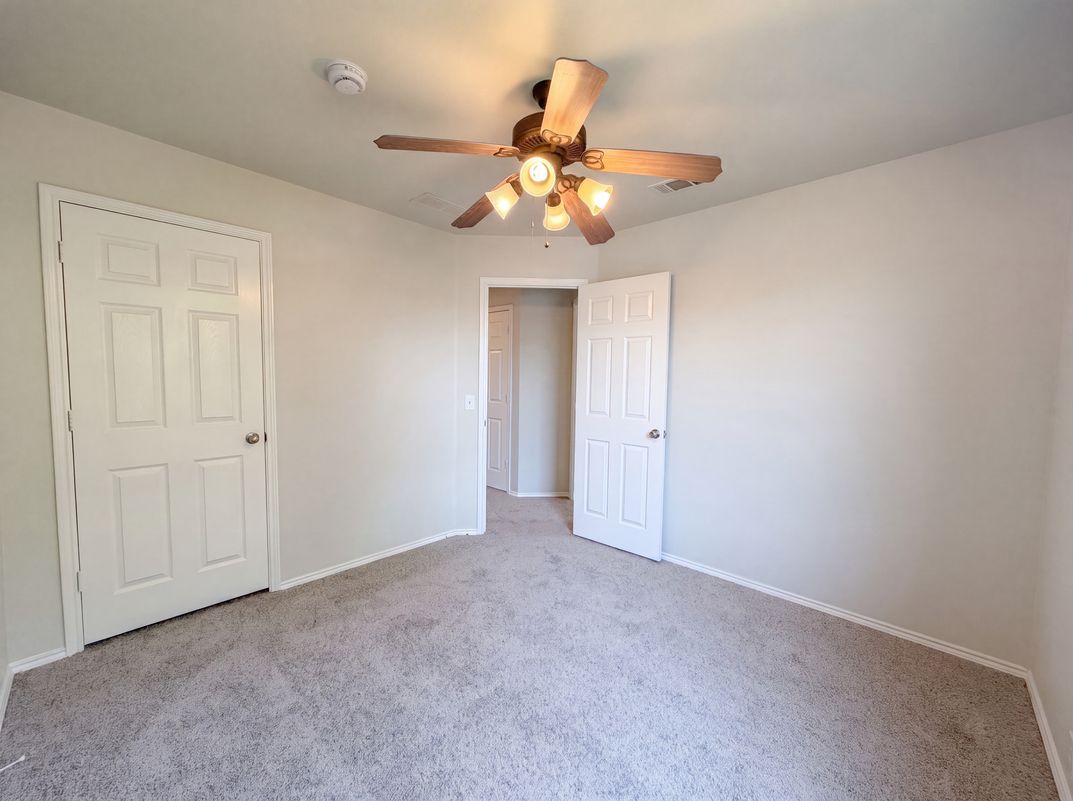 Photo 15 of 26 of 10636 Traymore Dr, Fort Worth, TX