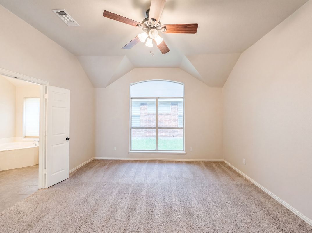 Photo 10 of 17 of 1441 Forest Oaks Ct, Frisco, TX