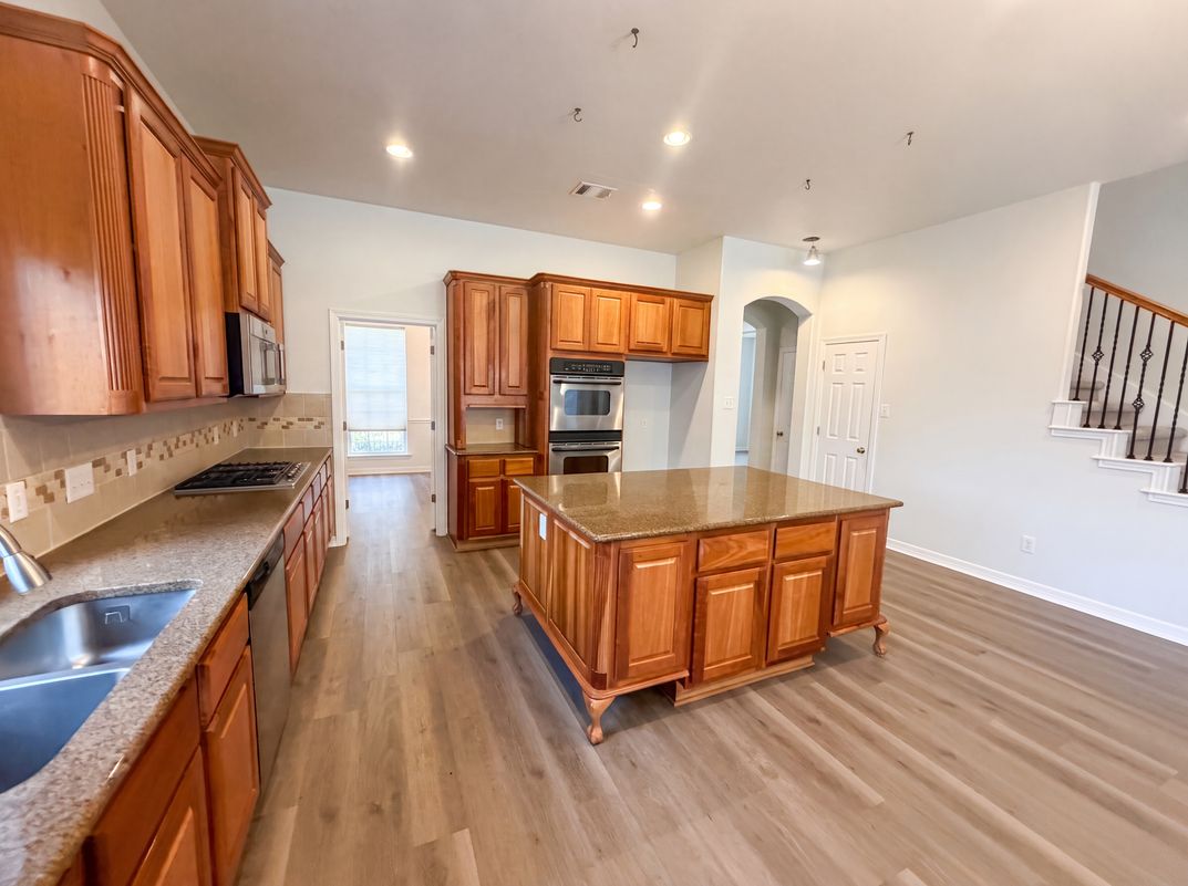 Photo 11 of 26 of 1724 Westend Pl, Round Rock, TX