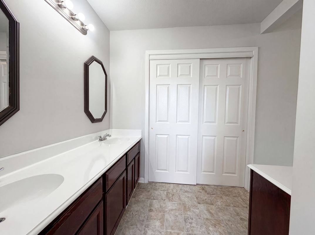 Photo 16 of 21 of 807 Mountain Meadows Dr, Katy, TX