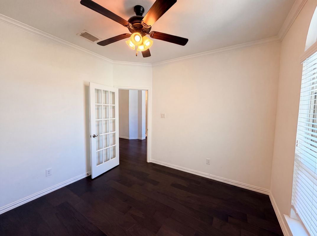 Photo 19 of 34 of 4305 Curlew Ln, Garland, TX