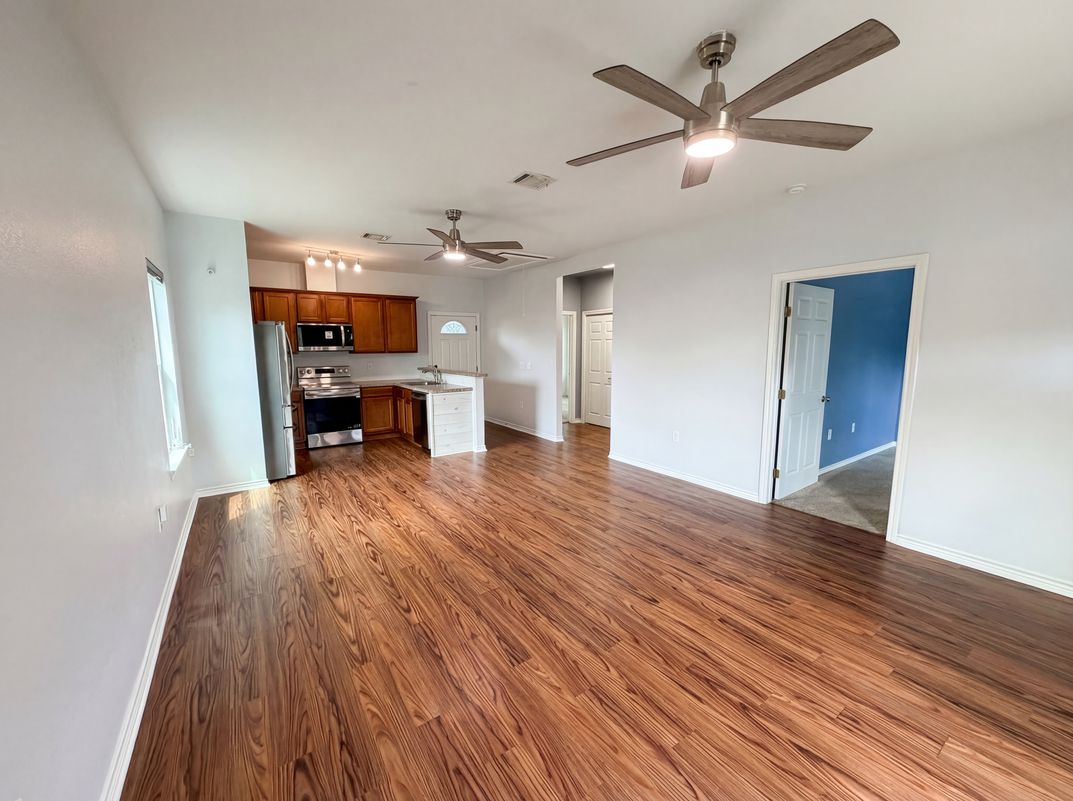 Photo 3 of 17 of 4414 Edward St, Texas City, TX