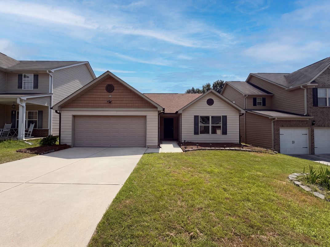 Photo 23 of 26 of 4981 Summersun Dr, Morrow, GA