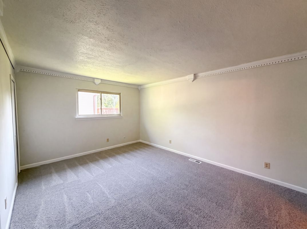 Photo 9 of 20 of 7533 Ardwell Dr, Indianapolis, IN