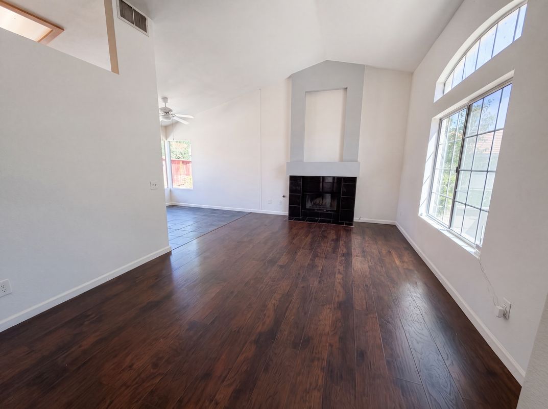 Photo 3 of 19 of 13154 Oberlin Ave, Victorville, CA