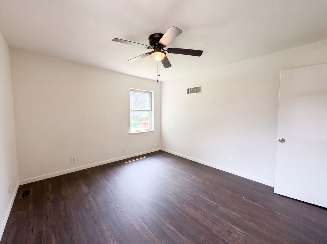 Photo 4 of 18 of 8606 Vasel Ave, Saint Louis, MO