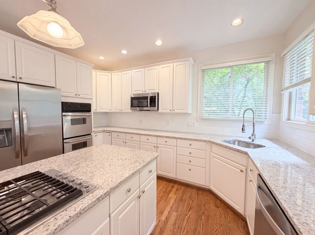 Photo 6 of 45 of 6667 Miami Woods Dr, Loveland, OH