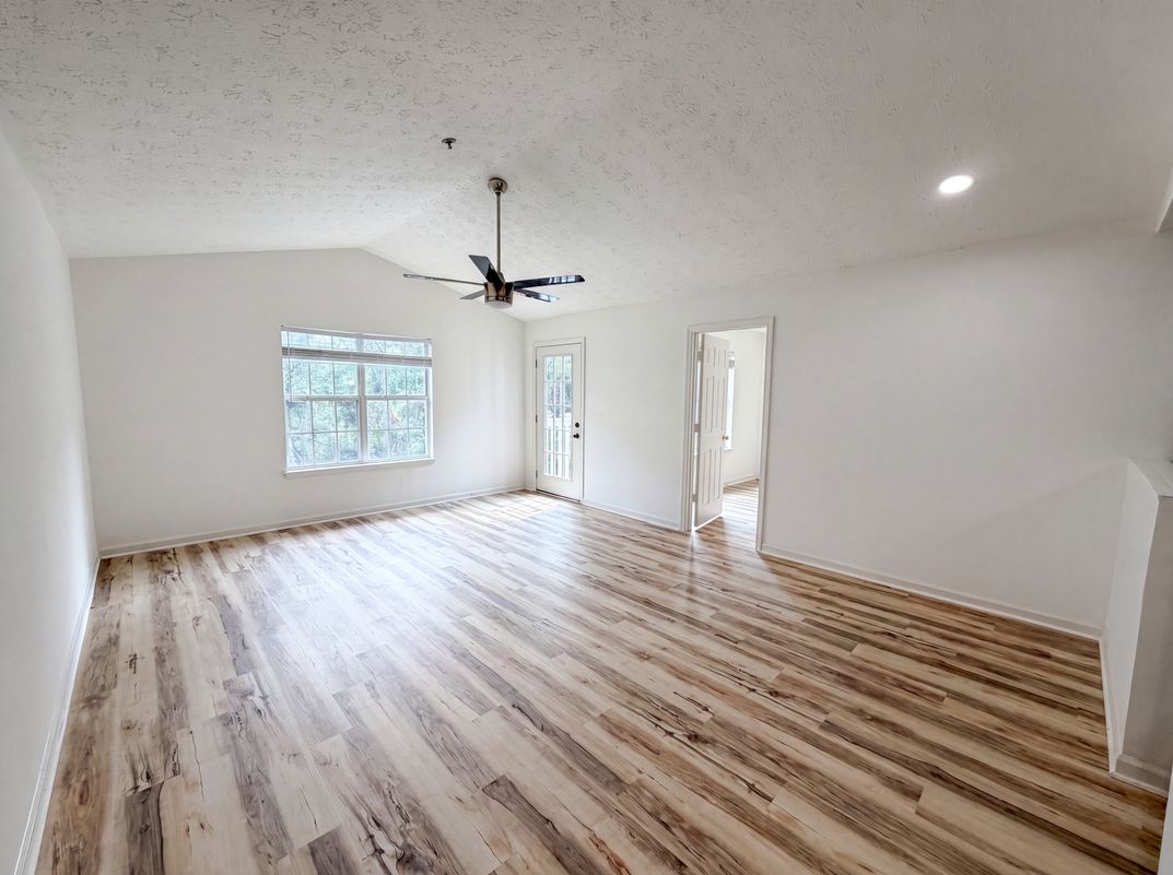 Photo 3 of 19 of 131 Bentley Pl, Tucker, GA