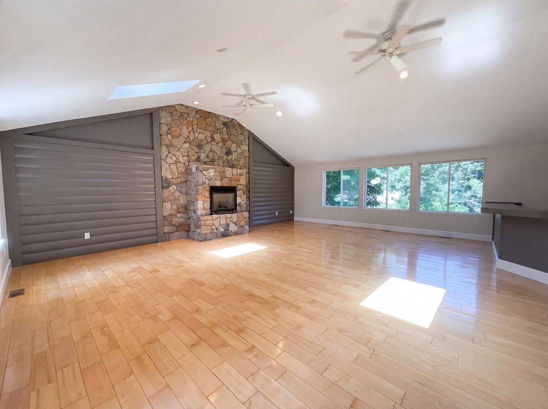 Photo 3 of 41 of 661 Main St, Millis, MA