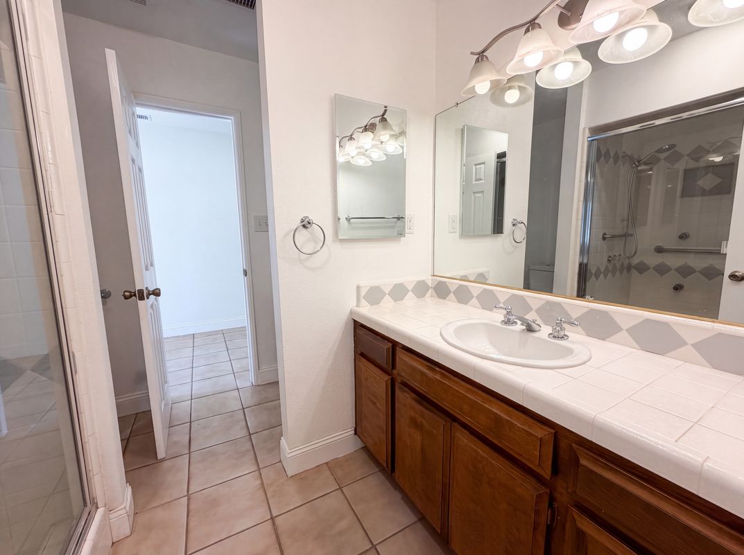 Photo 21 of 40 of 15408 Glentree Rd, Valley Center, CA