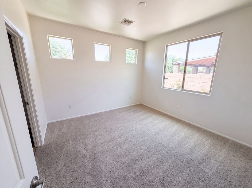 Photo 13 of 25 of 7452 S Golden Shore Dr, Tucson, AZ