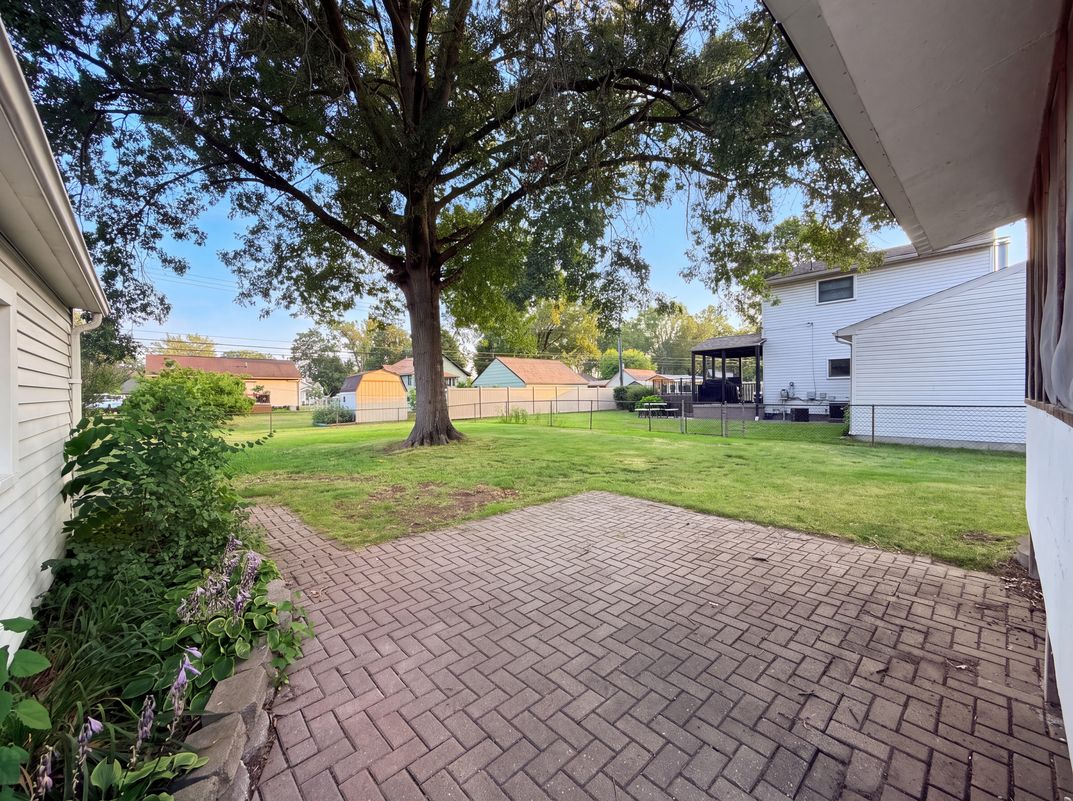 Photo 14 of 16 of 35115 University St, Westland, MI