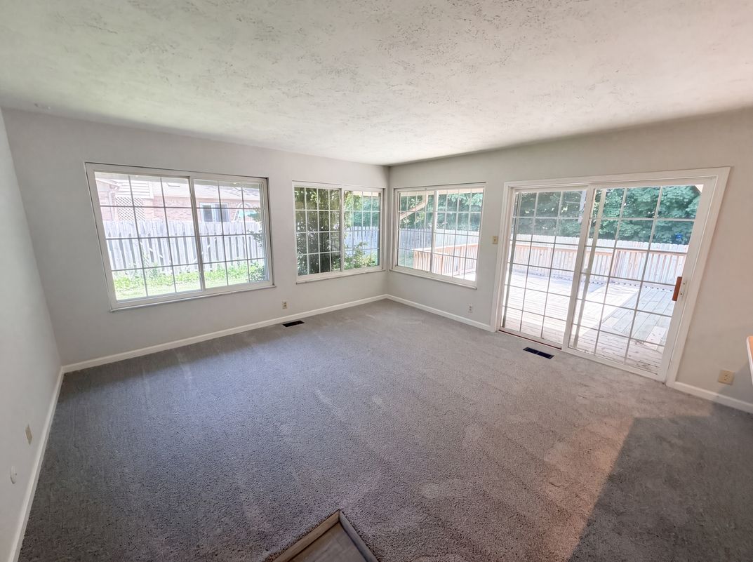 Photo 8 of 24 of 8223 Taunton Rd, Indianapolis, IN