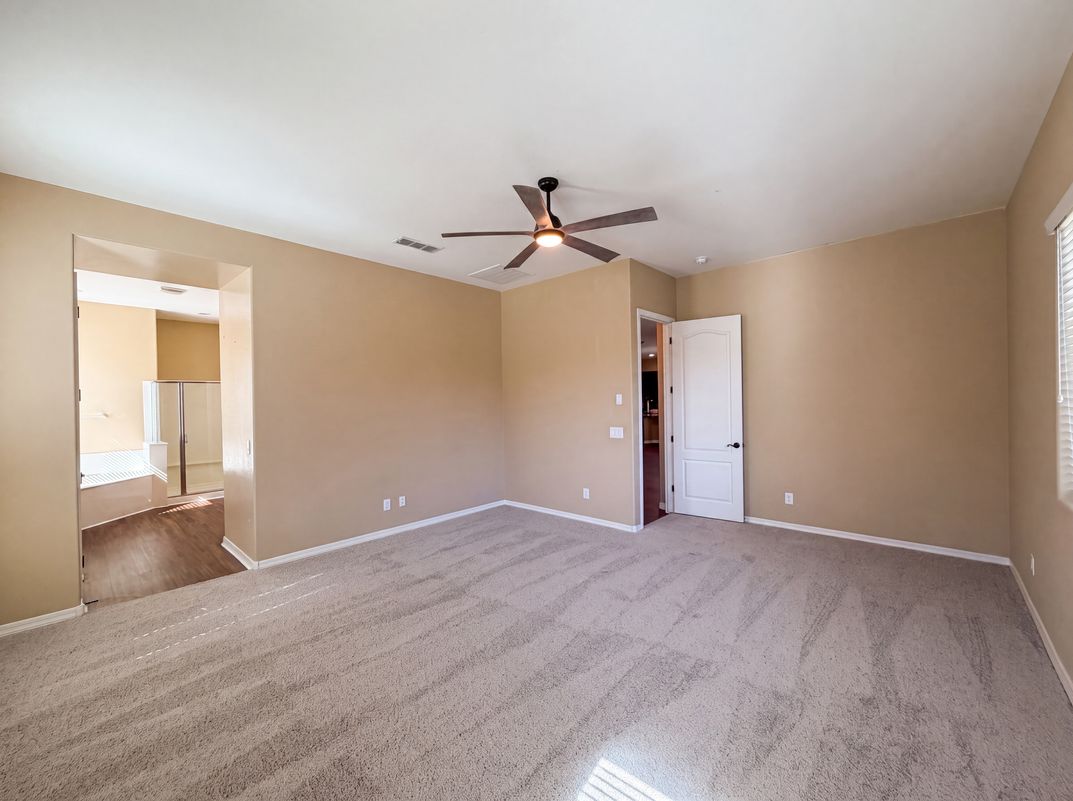 Photo 4 of 39 of 18136 W Devonshire Ave, Goodyear, AZ
