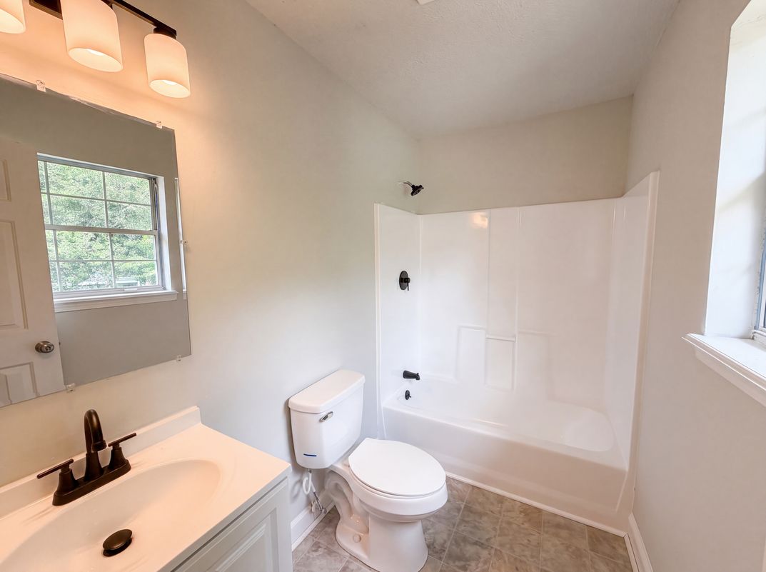 Photo 17 of 20 of 704 Morningside Dr, Mount Holly, NC